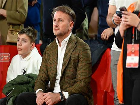 "קרן של אור בתקופה חשוכה". מיכאילוביץ' (getty)