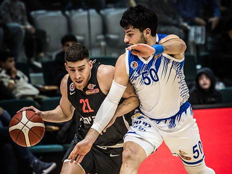 מנהל משחק וגם מנהל קבוצה (עודד קרני)