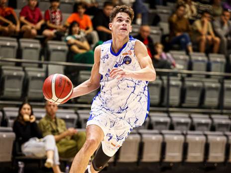 (יעל אמסילי מנהלת ליגה לאומית Winner)