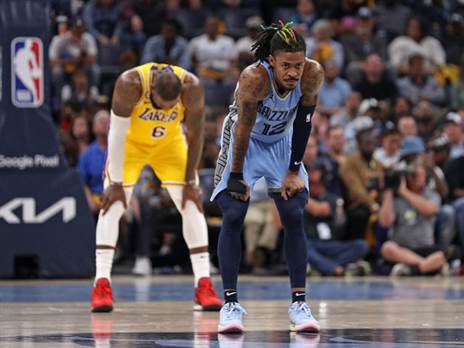 גם לברון התייאש (Justin Ford/Getty Images)