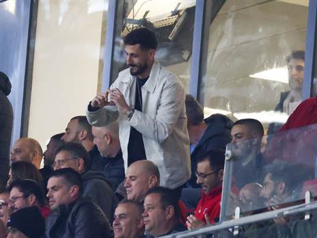 יחזקאל. נכח בטרנר (דני מרון)