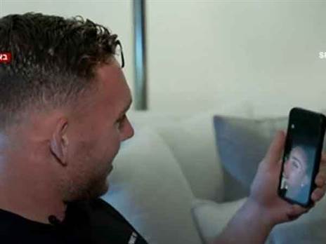 “אוהב אותה הכי בעולם“