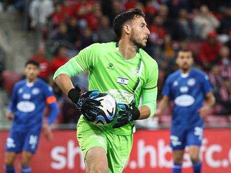 ישמור על מקומו בין הקורות. מרקו וולף (צילום: דני מרון)