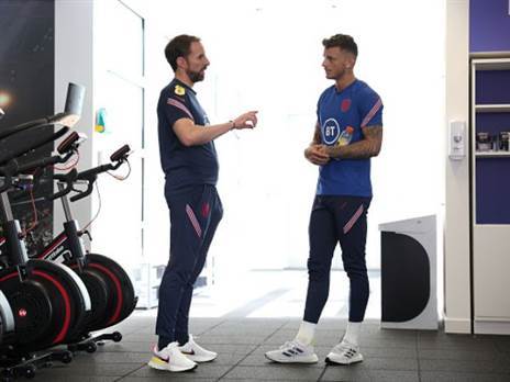 לצד גארת' סאות'גייט (Getty)