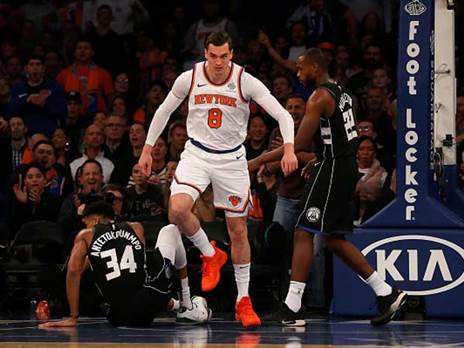 הזוניה מעל יאניס (Jim McIsaac/Getty Images)