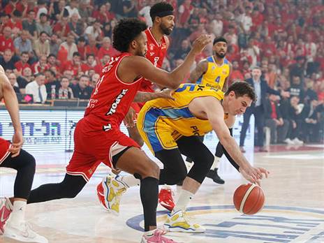 “הרבה כדורים ברחו לנו מהידיים“ (אלן שיבר)