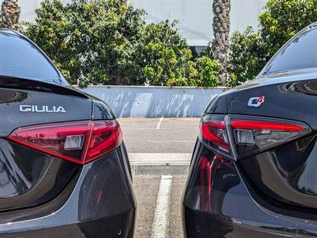 מאחור, לא כולם אהבו את הבקליות החדשות והשקופות