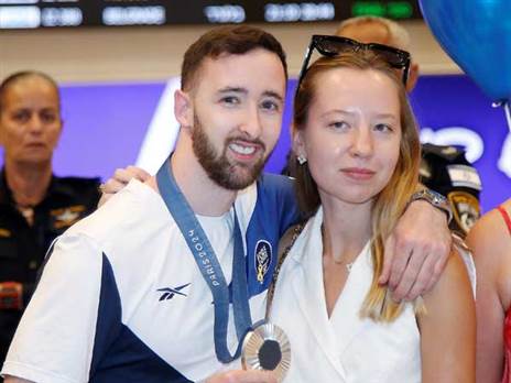 “אשתי לעתיד אמרה שלא סתם עליתי לגמר“ (אלן שיבר)