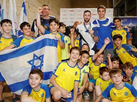 גאווה לכולם (אלן שיבר)