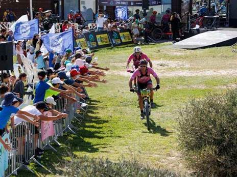 חוזרים לרכב (קרדיט: “אפיק ישראל“).