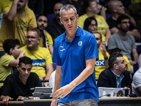 לא רצו לחרוג, וכעת הקבוצה קצרה בעמדה 3 (אלן שיבר)