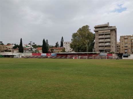 האצטוני לפני שנזנח (רן ענפי)