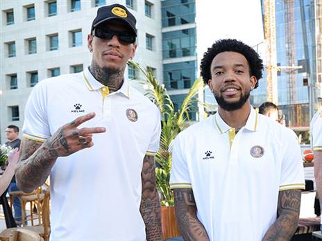 קייזר ודייויס (אלן שיבר)