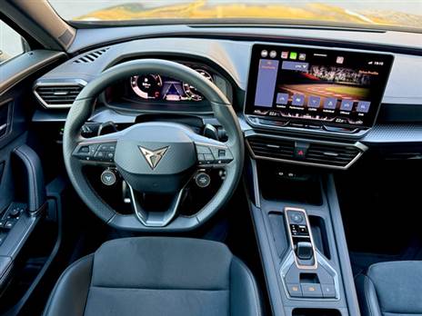 עדיין תתפעלו את המזגן ממסך המגע, אבל יש עכשיו מערכת שמע איכותית יותר