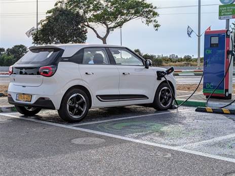 מטען פנימי 6.6 קילוואט בלבד הוציא אותנו מהבית לעמדת טעינה מהירה (עד 50 קילוואט)