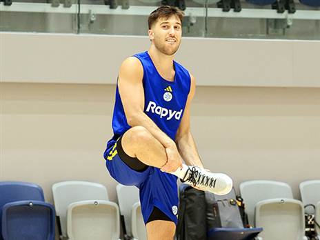 תמיר בלאט מתחמם (אלן שיבר)