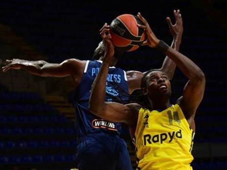 מכבי צלחה את המבחן הראשון בבלגרד (Credit: Partizan Mozzart Bet)