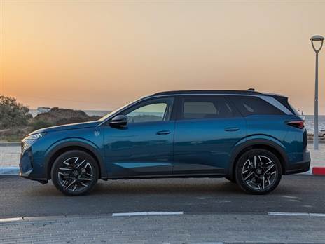 גרסה מוארכת של ה-3008 ששומרת על המאפיינים העיצוביים. בסיס גלגלים של 289.5 ס“מ, 10.7 ס“מ יותר מהקודיאק