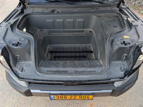 את הציוד האישי תוכלו לאחסן מלפנים (236 ליטר) במקום לתפוס מקום בארגז או בשורה השנייה