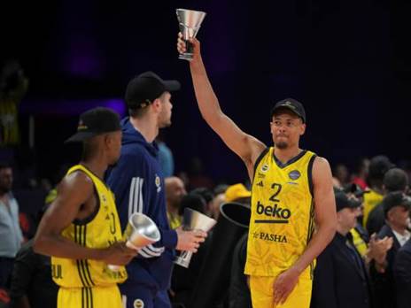 בחר נכון. בולדווין זוכה ביורוליג במדי פנר (GETTY)