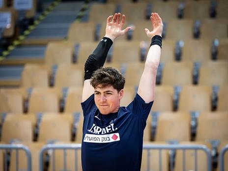 (FIBA)
