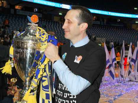 אקט של הערכה. בלאט יאריך חוזה (אלן שיבר)