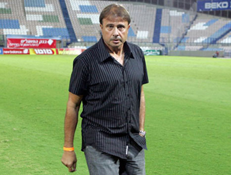 אלישע לוי, לא ממהר לקבל החלטות