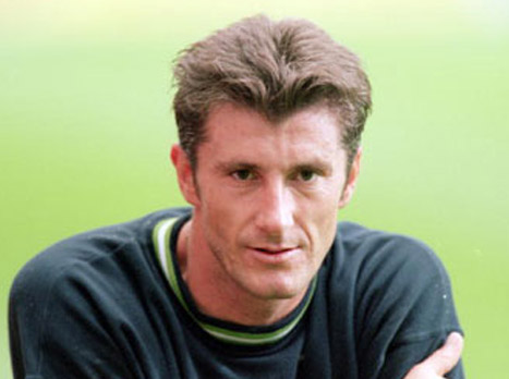 שוקר. תפקיד מחייב