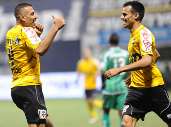 נחום. יחגוג גם בשכונה? (ניר בוקסנסוים)