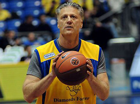 מכבי עוד תגיע רחוק. מיקי מנתח