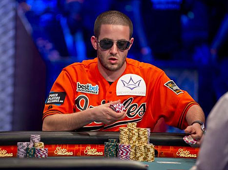 אלוף. מיליונר. גרג מרסון