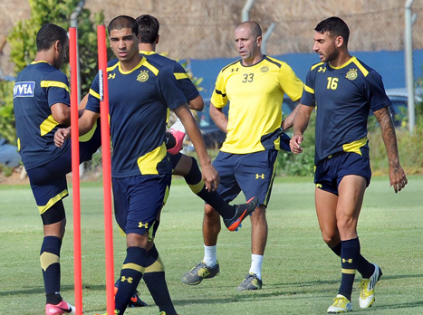 שחקני מכבי. לא מסתכלים על היריבה (ברני ארדוב, וואלה)