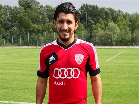 אלמוג כהן. יכול לחייך