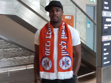 הופקינס עם הצעיף. יפרוץ בישראל?