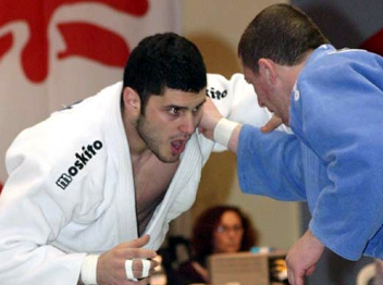 אורי ששון. הישג נאה