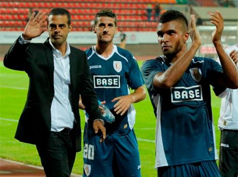 לוזון והשחקנים חוגגים ניצחון שמיני העונה