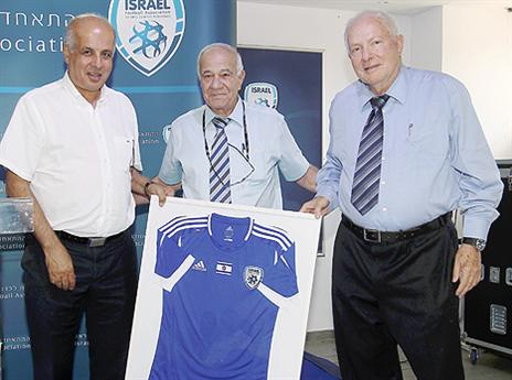 תודה אחרונה. אבן עזרא (צילום: אתר ההתאחדות)