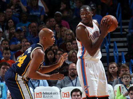 החברים עזרו. דוראנט (gettyimages)