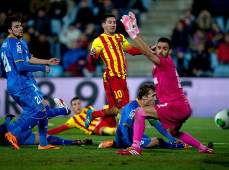 שירה בתנועה. שוב. מסי (GETTYIMAGES)