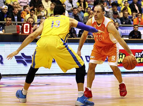 טפירו ובלו, נתנו פייט אדיר (אלן שיבר)