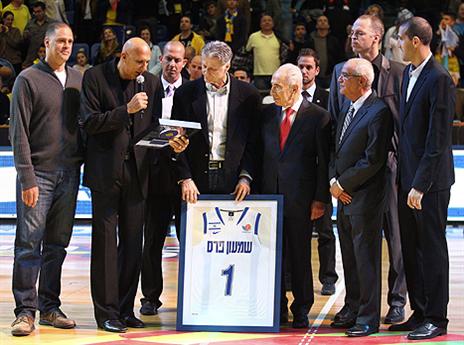 פרס והקפטנים הגדולים של מכבי (אלן שיבר)