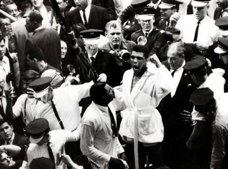 קליי פתח את הפה ולא סגר אותו יותר