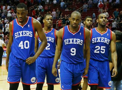 הכי נמוך שיש. שחקני פילדלפיה (gettyimages)