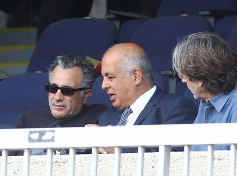 יו"ר ההתאחדות, אבי לוזון. מעניין את מי הוא עודד (אלן שיבר)