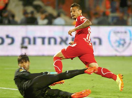 ההחמצה של המשחק. בוזגלו (אלן שיבר)