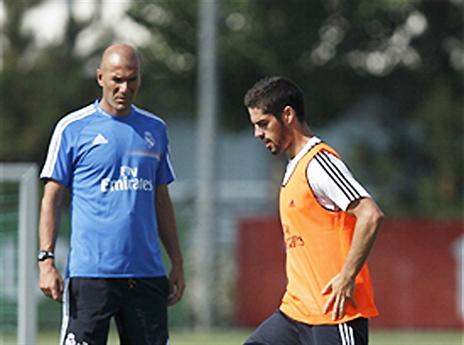 עם זיזו. אין בריאל שחקן שיותר מזכיר את הצרפתי