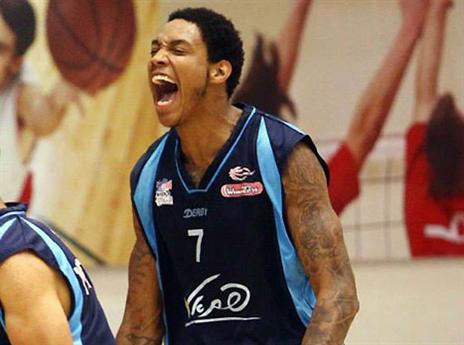 פאלמר. נתן הצגה (מנהלת הליגה)