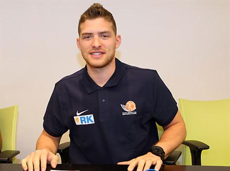 יוביל את הנבחרת? (אלן שיבר)