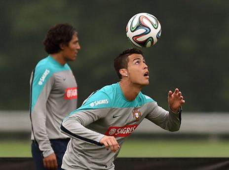 מתלוצץ עם רופאיו (gettyimages)