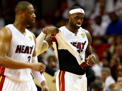 לברון ו-ווייד. הותקפו בבית שלהם (gettyimages)